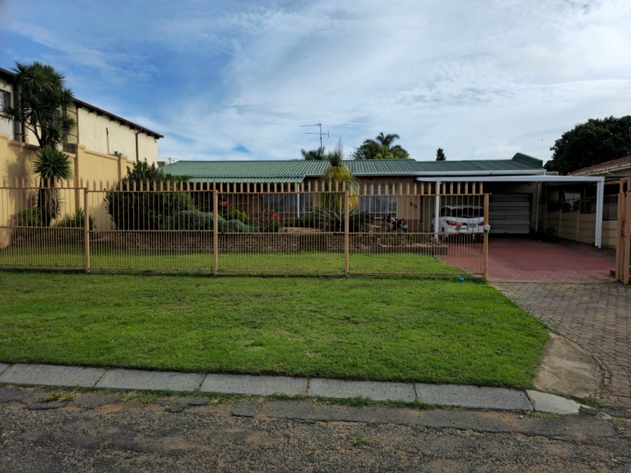 3 Bedroom Property for Sale in Wentworth Park Gauteng