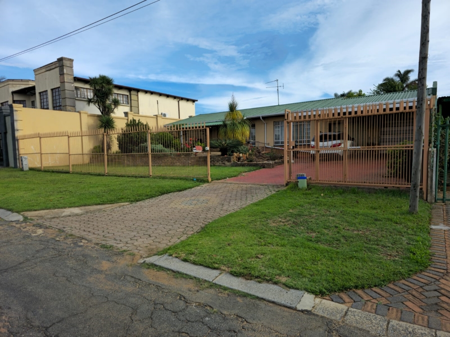 3 Bedroom Property for Sale in Wentworth Park Gauteng
