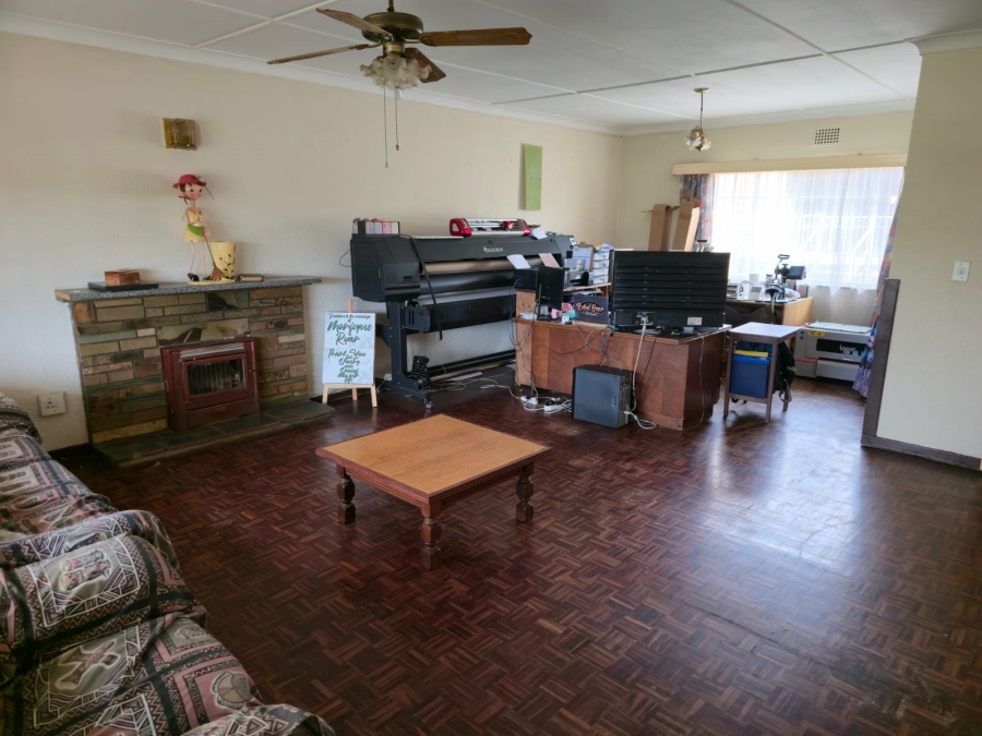 3 Bedroom Property for Sale in Wentworth Park Gauteng