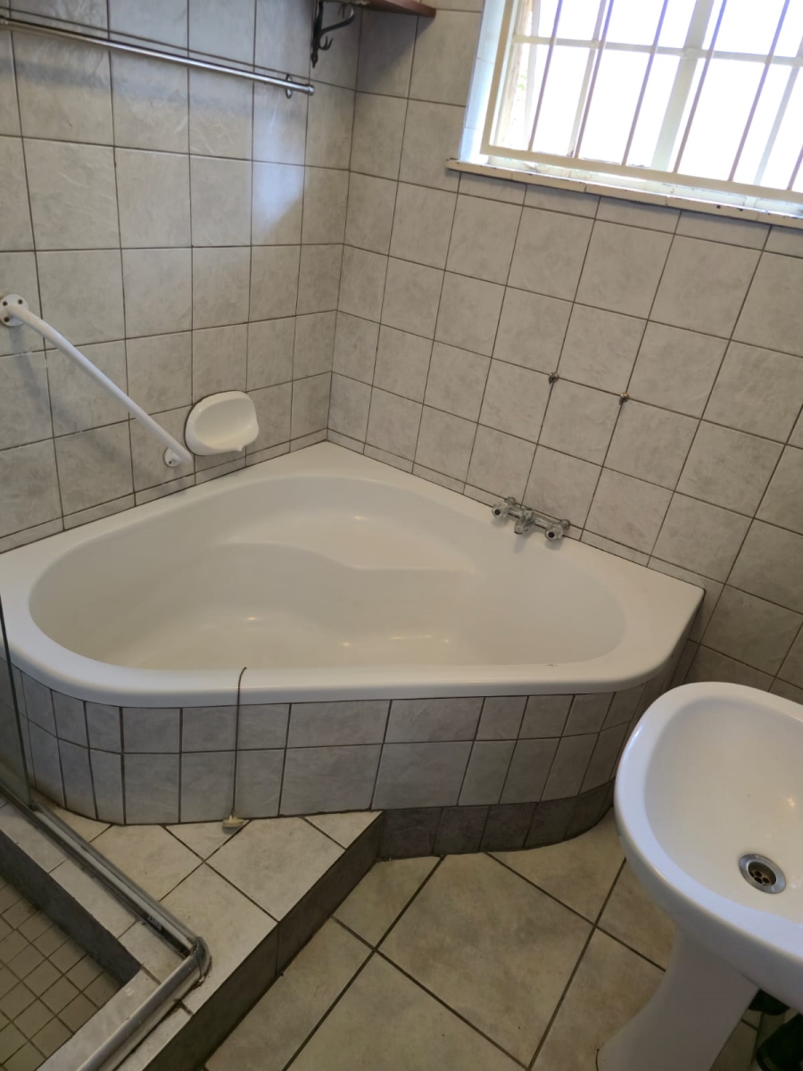 3 Bedroom Property for Sale in Wentworth Park Gauteng