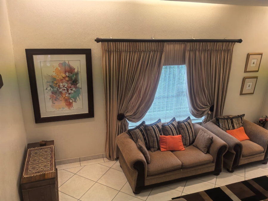 4 Bedroom Property for Sale in Kloofendal Gauteng