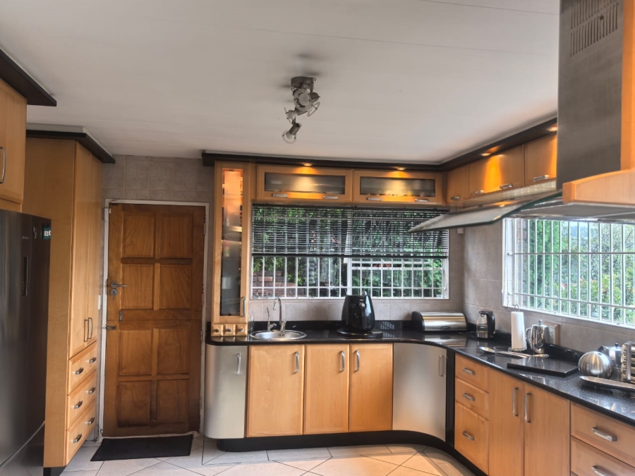 4 Bedroom Property for Sale in Kloofendal Gauteng