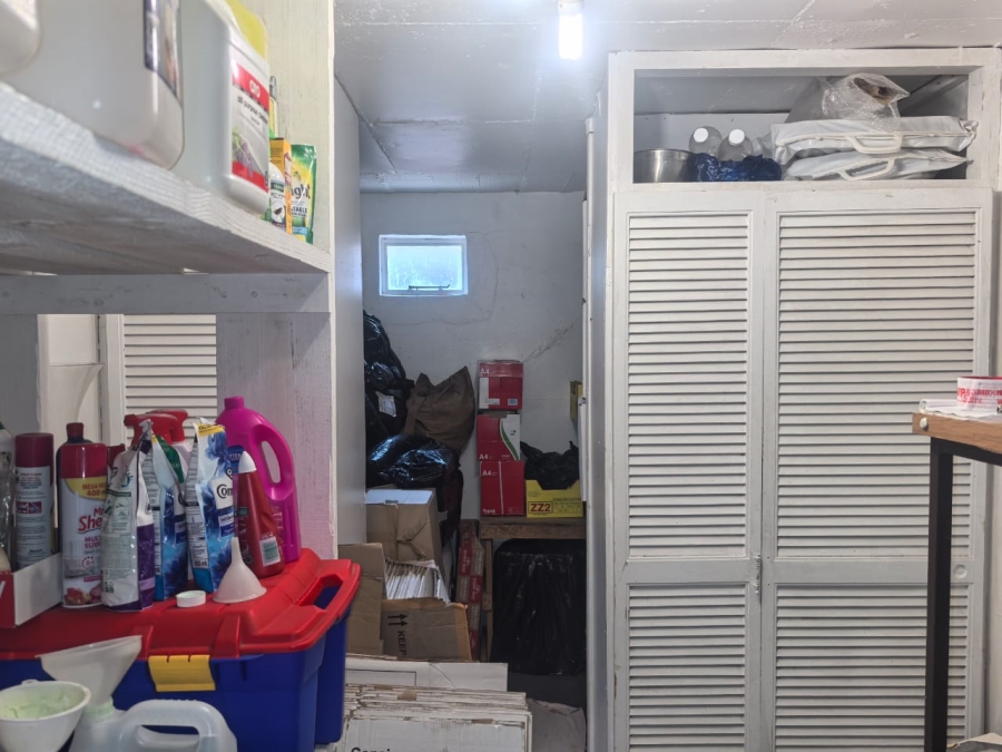 4 Bedroom Property for Sale in Kloofendal Gauteng