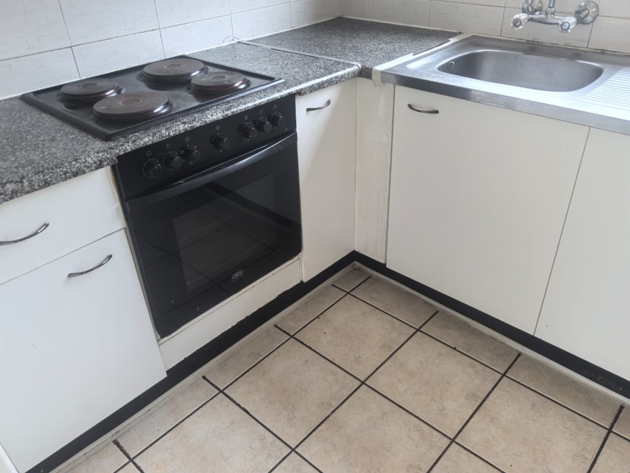 2 Bedroom Property for Sale in Little Falls Gauteng