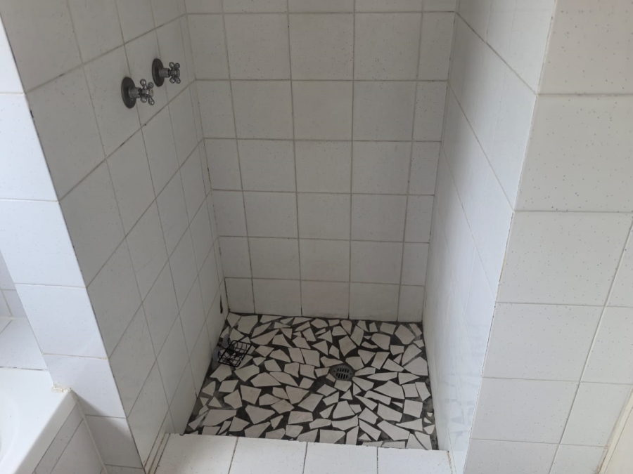 2 Bedroom Property for Sale in Little Falls Gauteng