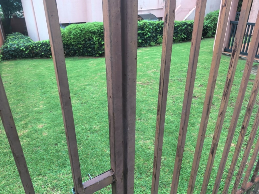 2 Bedroom Property for Sale in Little Falls Gauteng