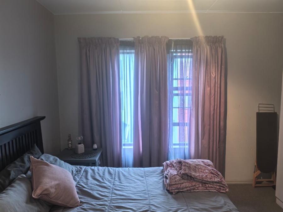 2 Bedroom Property for Sale in Honeydew Grove Gauteng