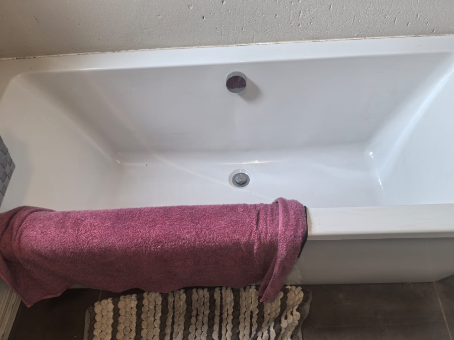 2 Bedroom Property for Sale in Honeydew Grove Gauteng