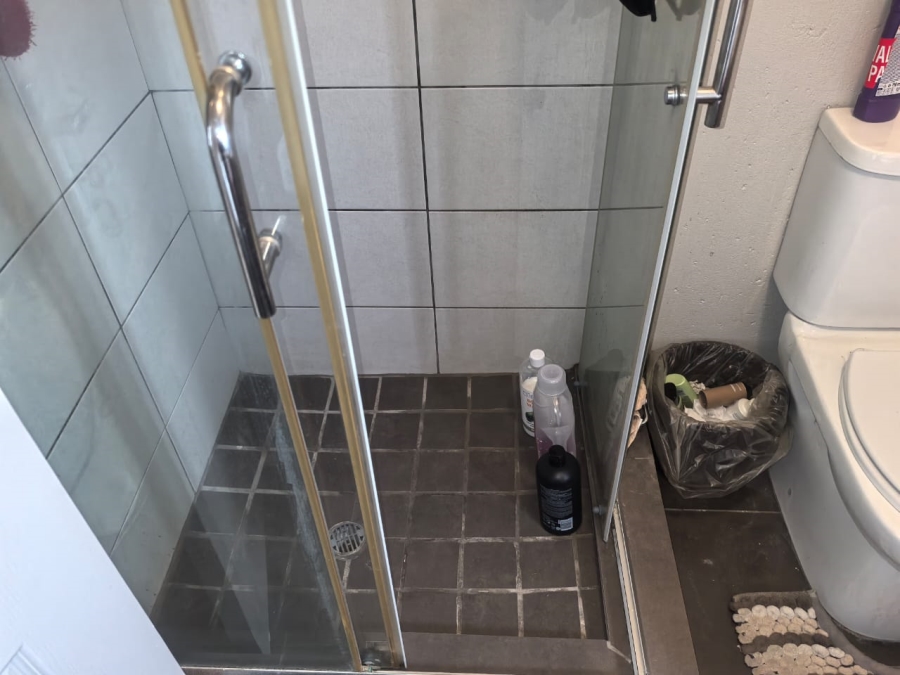 2 Bedroom Property for Sale in Honeydew Grove Gauteng