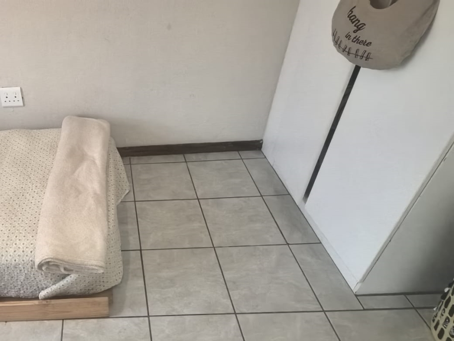 2 Bedroom Property for Sale in Wilgeheuwel Gauteng