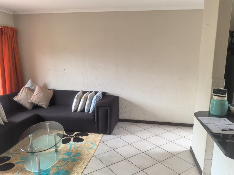 2 Bedroom Property for Sale in Wilgeheuwel Gauteng