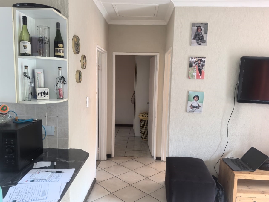 2 Bedroom Property for Sale in Wilgeheuwel Gauteng