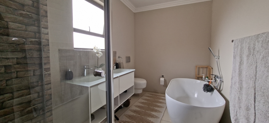 3 Bedroom Property for Sale in Wildtuinpark Gauteng