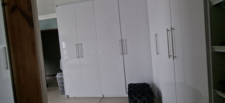 3 Bedroom Property for Sale in Wildtuinpark Gauteng