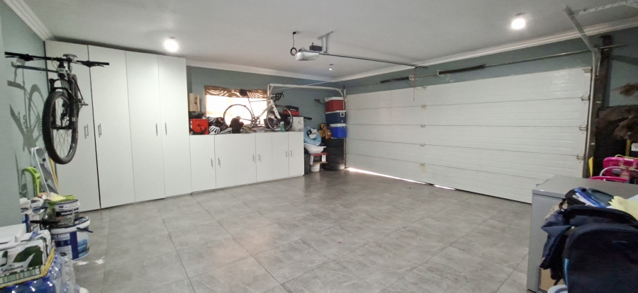 3 Bedroom Property for Sale in Wildtuinpark Gauteng