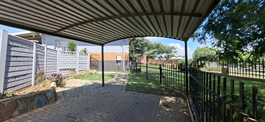 3 Bedroom Property for Sale in Wentworth Park Gauteng