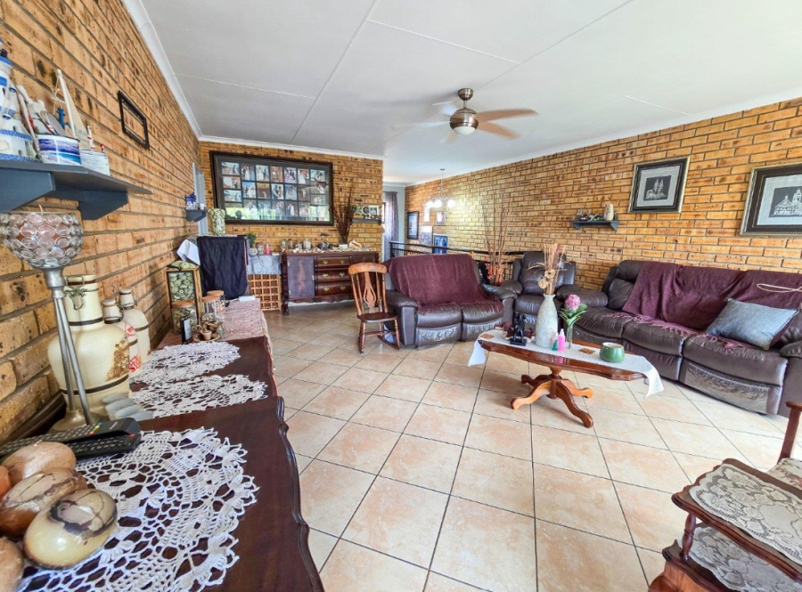 3 Bedroom Property for Sale in Rangeview Gauteng