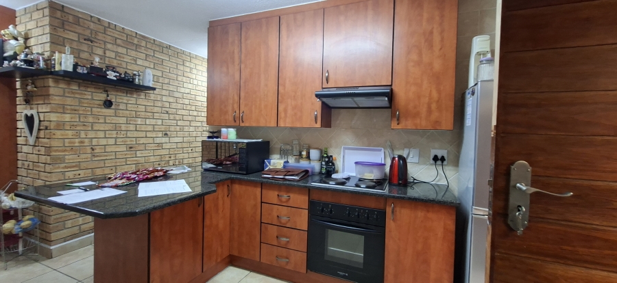 3 Bedroom Property for Sale in Rangeview Gauteng