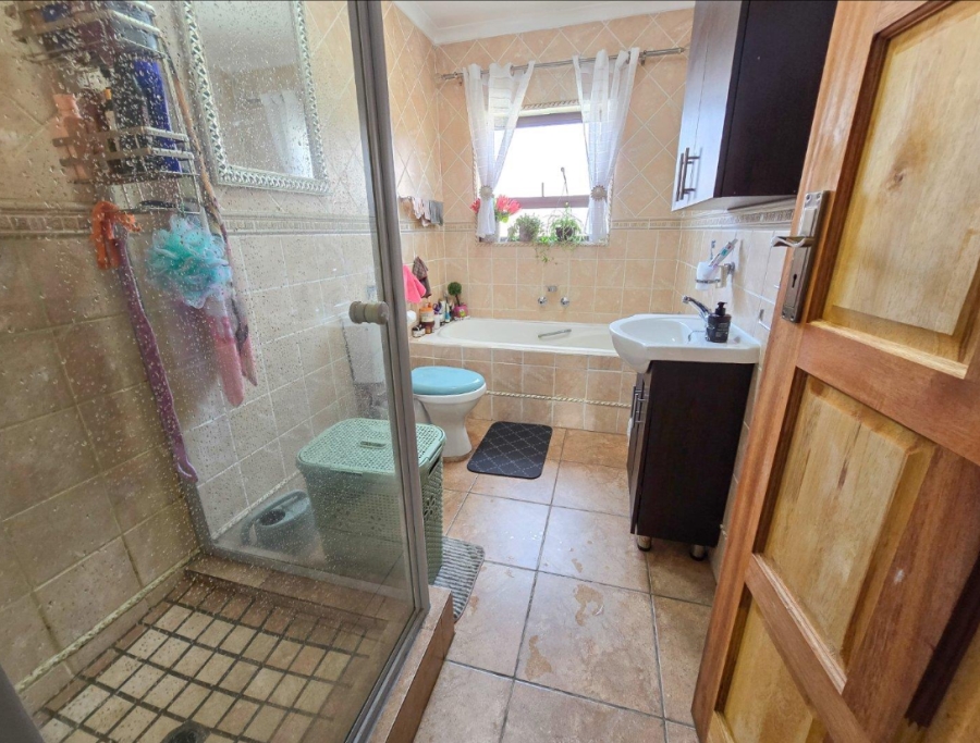 3 Bedroom Property for Sale in Rangeview Gauteng