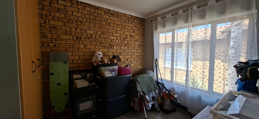 3 Bedroom Property for Sale in Rangeview Gauteng