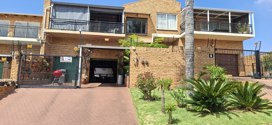 3 Bedroom Property for Sale in Rangeview Gauteng
