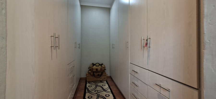 3 Bedroom Property for Sale in Kenmare Gauteng