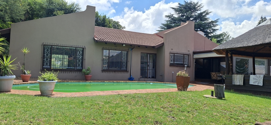 3 Bedroom Property for Sale in Kenmare Gauteng