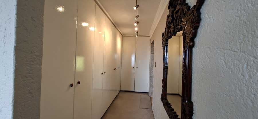 5 Bedroom Property for Sale in Noordheuwel Gauteng