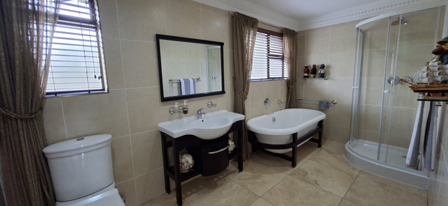 5 Bedroom Property for Sale in Noordheuwel Gauteng