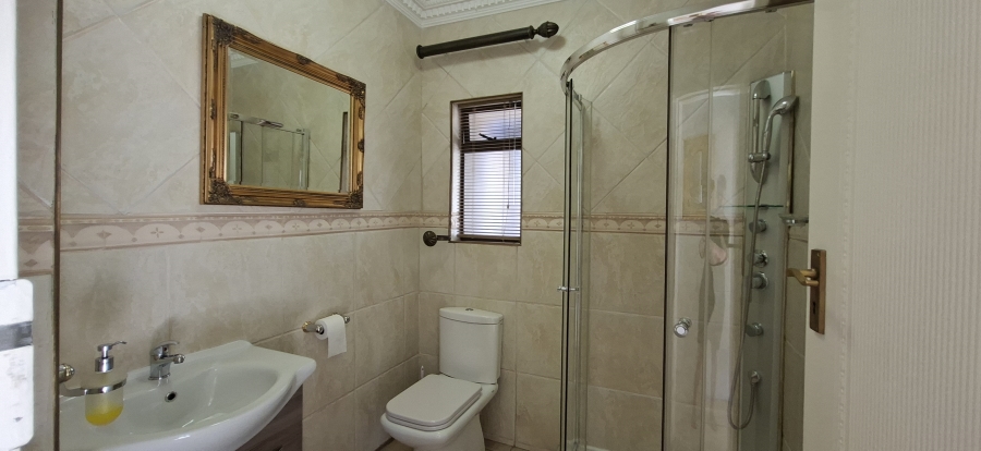 5 Bedroom Property for Sale in Noordheuwel Gauteng