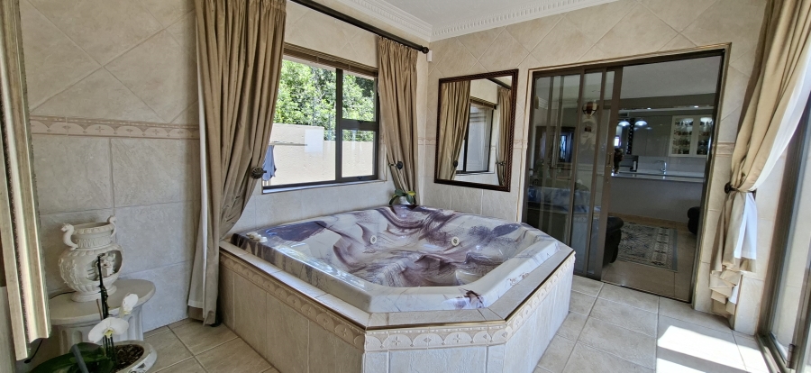 5 Bedroom Property for Sale in Noordheuwel Gauteng