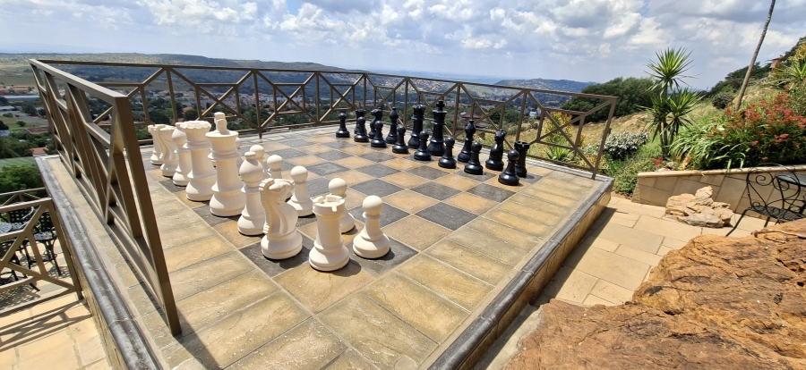 5 Bedroom Property for Sale in Noordheuwel Gauteng