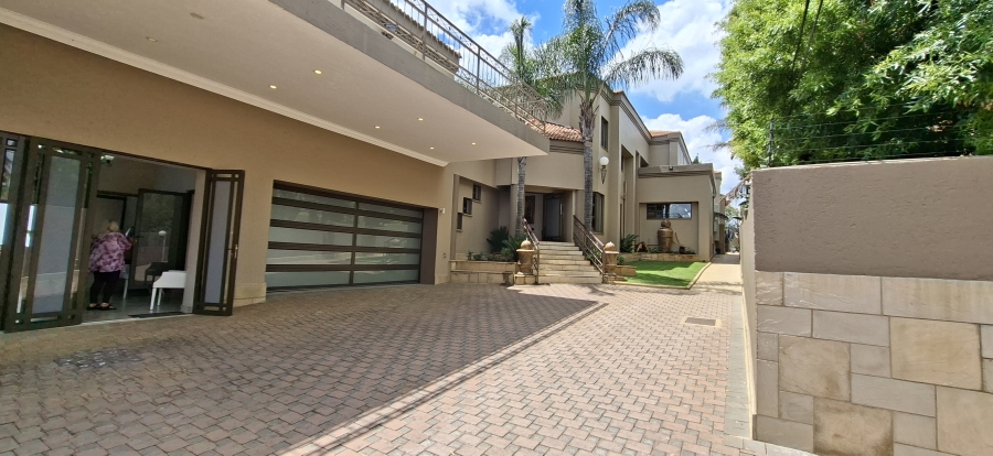 5 Bedroom Property for Sale in Noordheuwel Gauteng