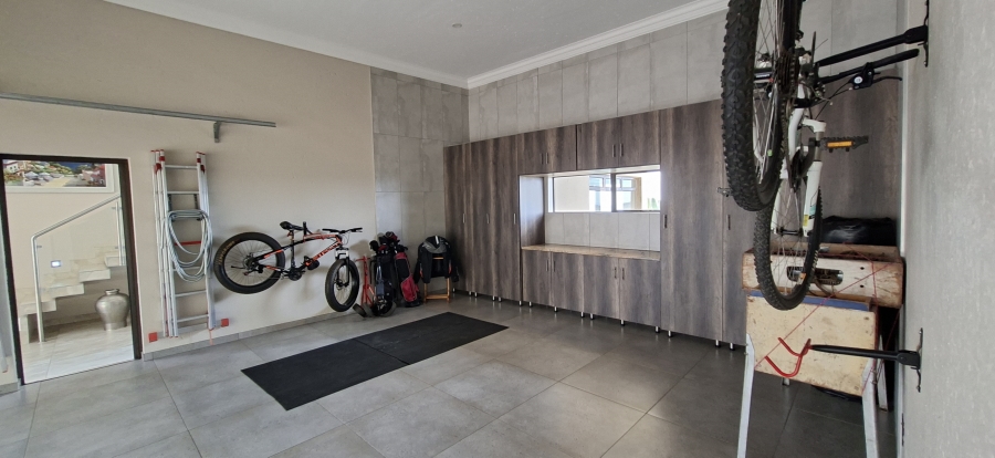 5 Bedroom Property for Sale in Noordheuwel Gauteng