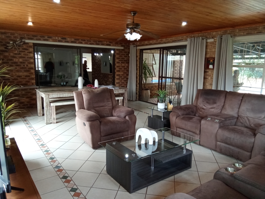 4 Bedroom Property for Sale in Helderkruin Gauteng