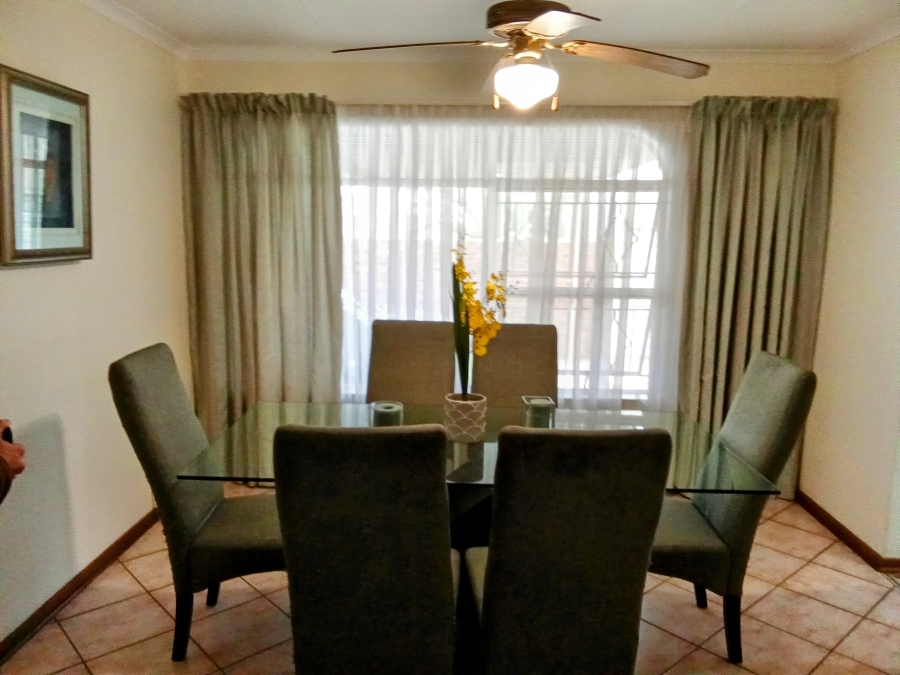 4 Bedroom Property for Sale in Helderkruin Gauteng