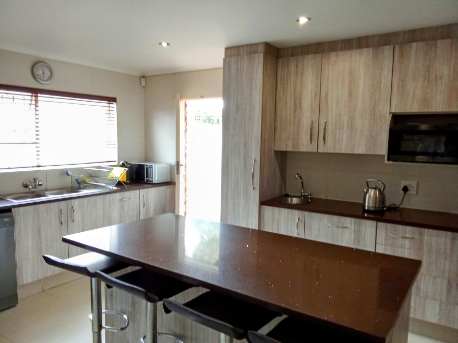 4 Bedroom Property for Sale in Helderkruin Gauteng