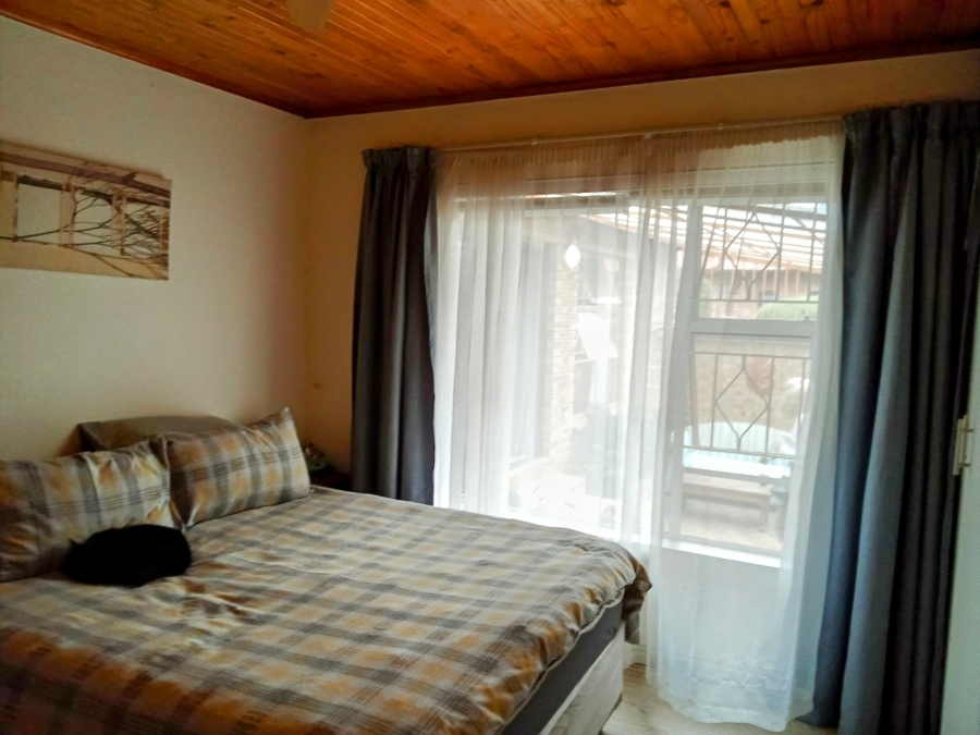 4 Bedroom Property for Sale in Helderkruin Gauteng