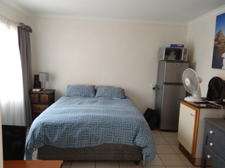 4 Bedroom Property for Sale in Helderkruin Gauteng