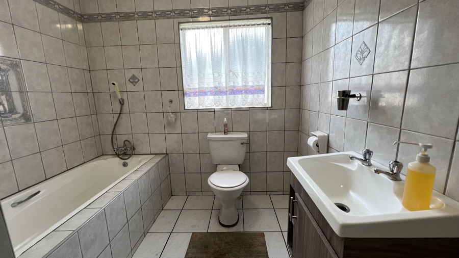 3 Bedroom Property for Sale in Greenhills Gauteng