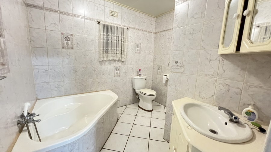 3 Bedroom Property for Sale in Greenhills Gauteng
