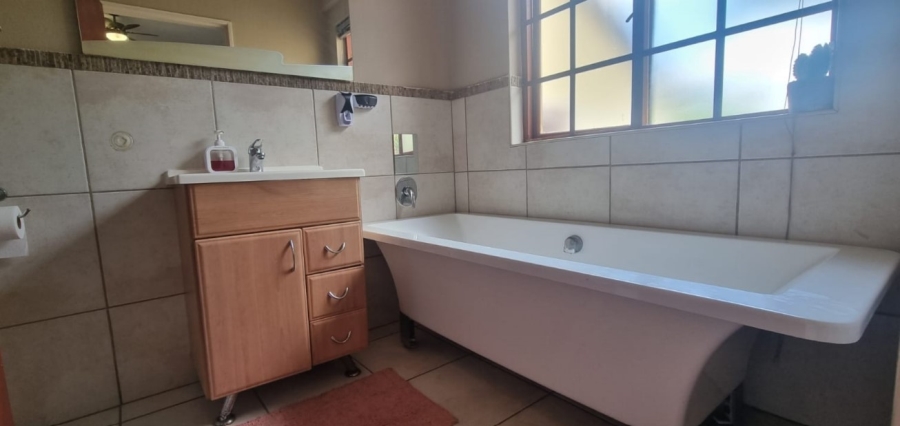 2 Bedroom Property for Sale in Willowbrook Gauteng