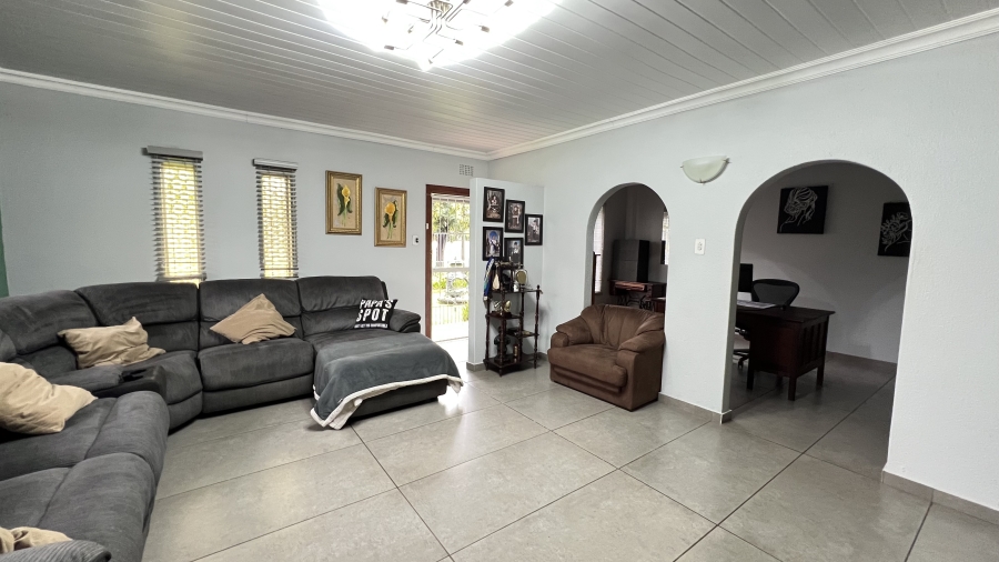 4 Bedroom Property for Sale in Helikonpark Gauteng