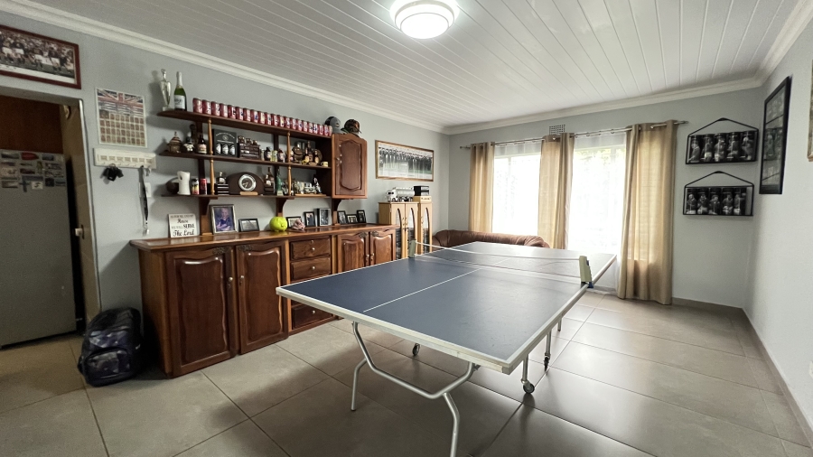 4 Bedroom Property for Sale in Helikonpark Gauteng