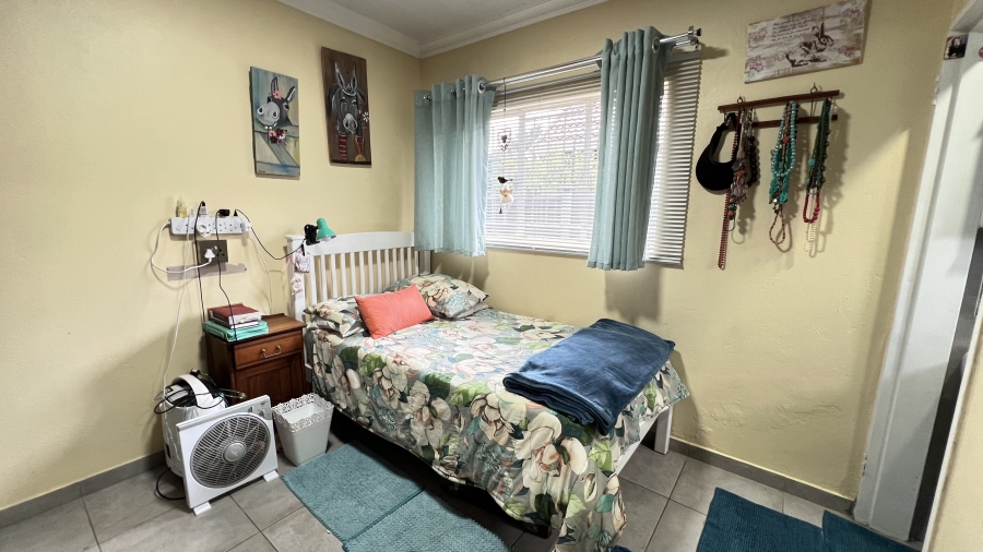 4 Bedroom Property for Sale in Helikonpark Gauteng