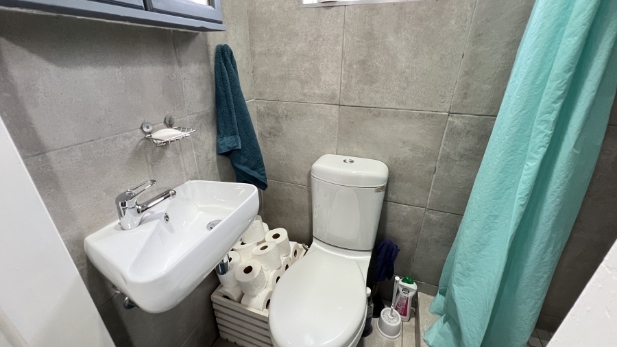 4 Bedroom Property for Sale in Helikonpark Gauteng