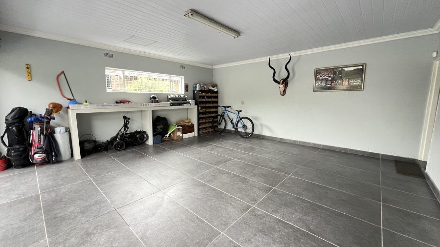 4 Bedroom Property for Sale in Helikonpark Gauteng