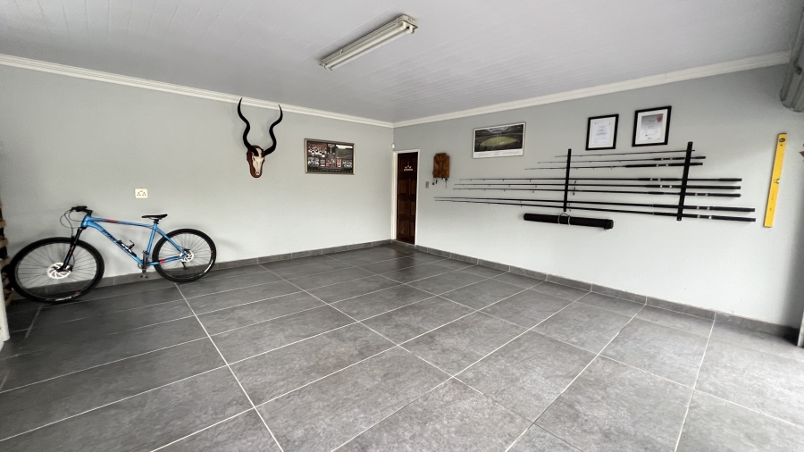 4 Bedroom Property for Sale in Helikonpark Gauteng