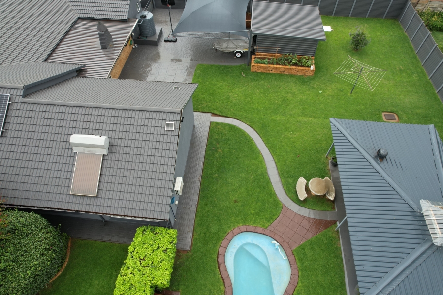 4 Bedroom Property for Sale in Helikonpark Gauteng