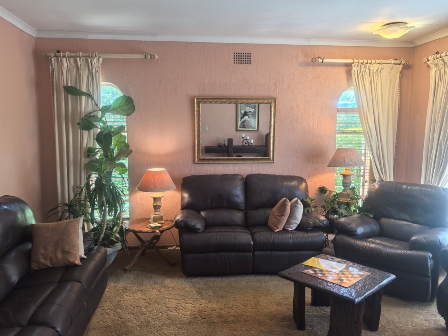 5 Bedroom Property for Sale in Helderkruin Gauteng